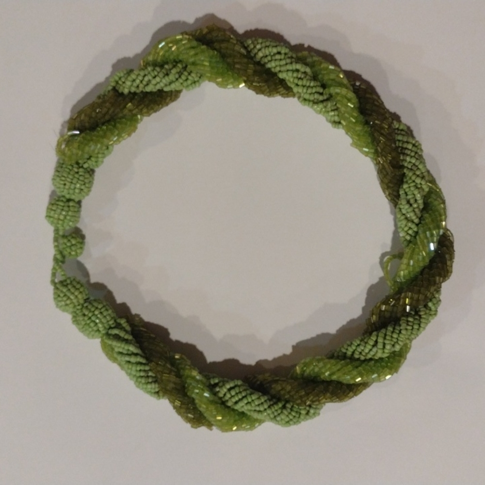 3-green twisted beaded neclace